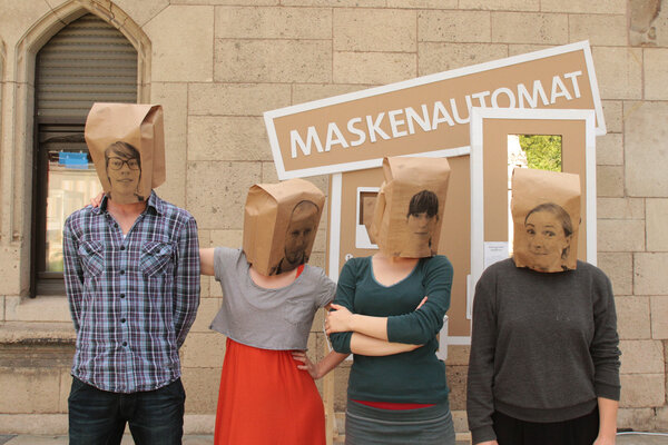 Felix Behr: „Maskenautomat“. Foto: Marco Warmuth